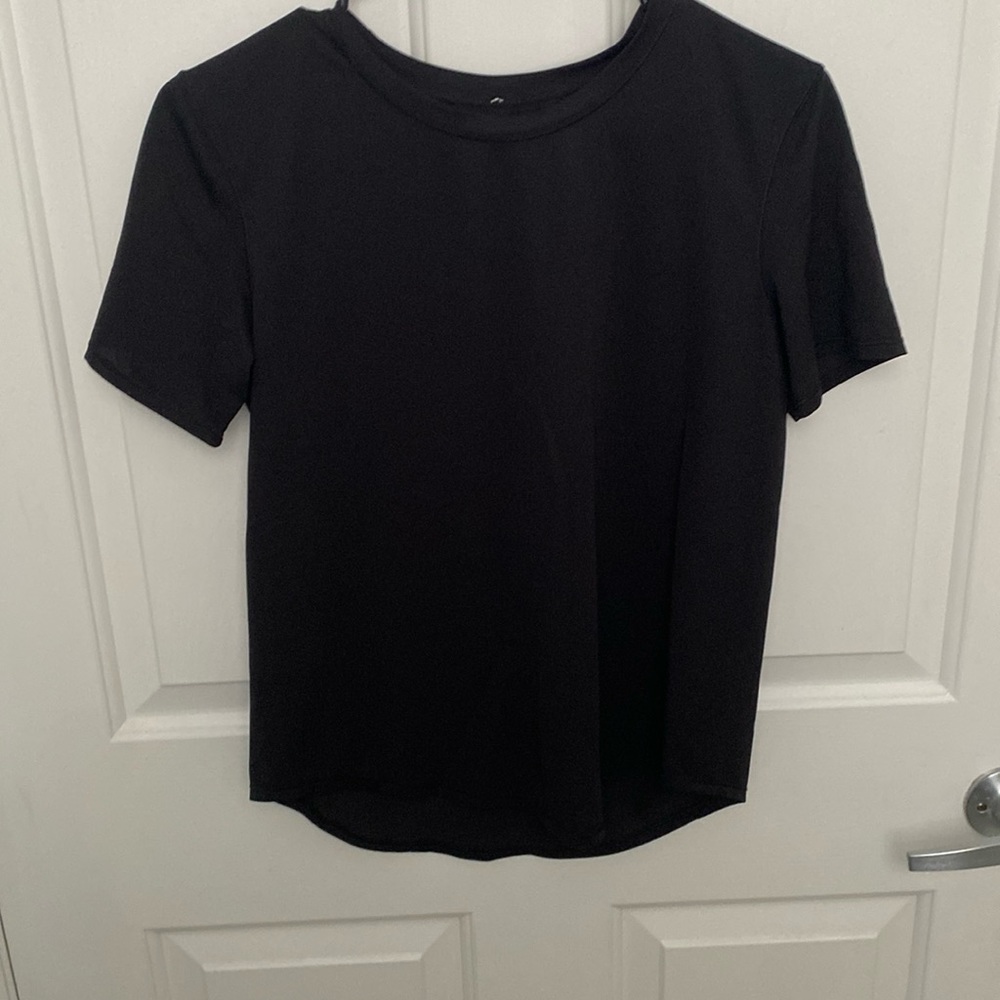 Lululemon T-shirt
